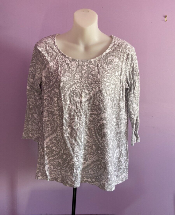 Croft & Barrow Gray Paisley Top  Size Medium