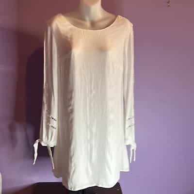Lulu’s White Pullover Long Sleeve Blouse Size Medium