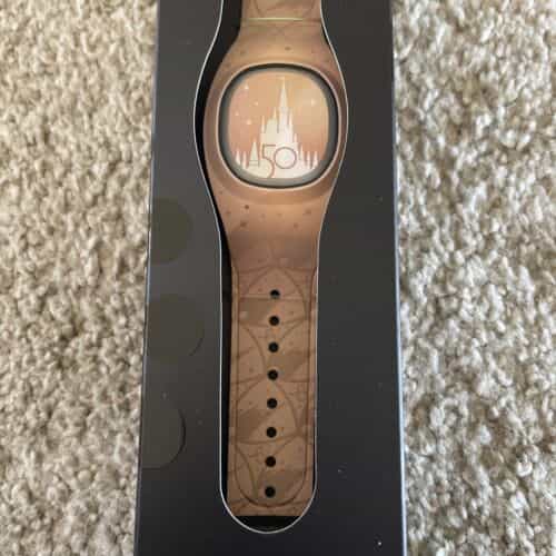 new-disney-2022-50th-anniversary-cinderella-castle-magic-band-plus-linkable