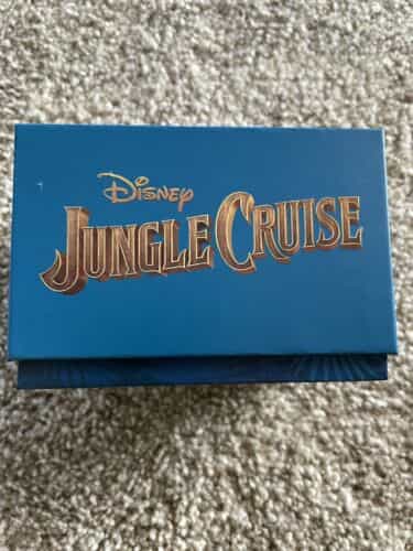 new-disney-parks-2021-jungle-cruise-movie-limited-edition-magicband-in-hand