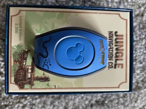 new-disney-parks-2021-jungle-cruise-movie-limited-edition-magicband-in-hand