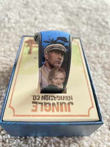 new-disney-parks-2021-jungle-cruise-movie-limited-edition-magicband-in-hand