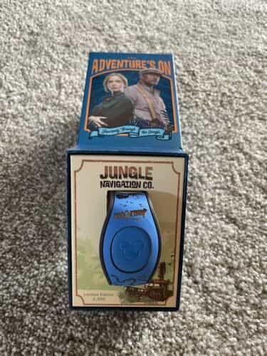 new-disney-parks-2021-jungle-cruise-movie-limited-edition-magicband-in-hand