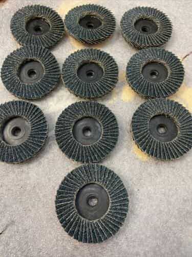 10-3-type-s-40-grit-zirconia-mini-blackstone-flap-disc-w-poly-backing