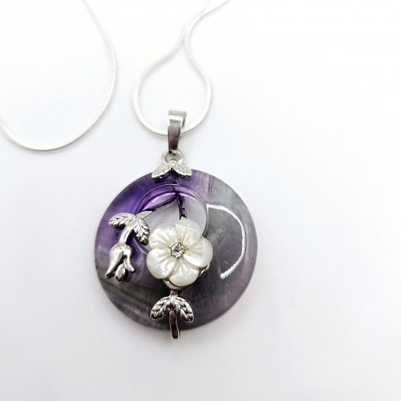 floral-accented-natural-amethyst-necklace