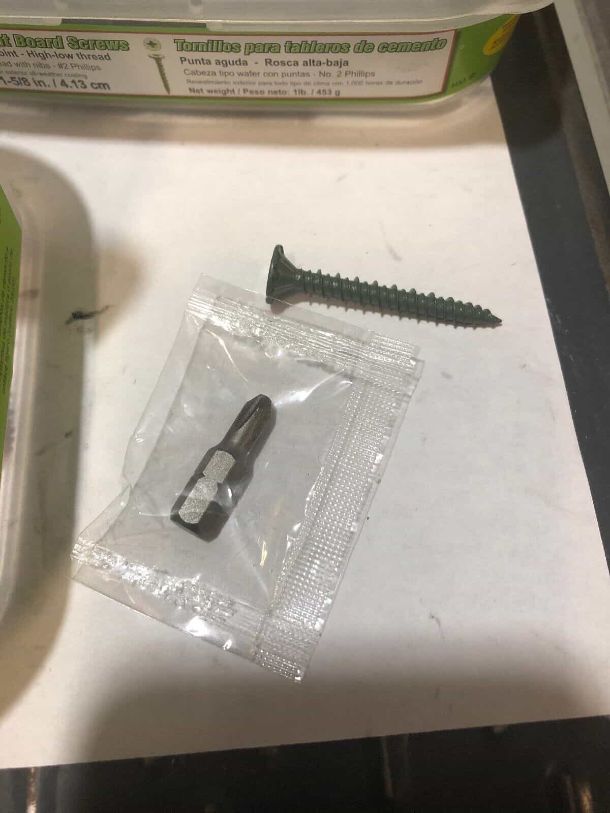 pro-twist-cb1585-8-x-1-5-8-inch-spade-point-with-nibs-cement-board-screws-5-lb