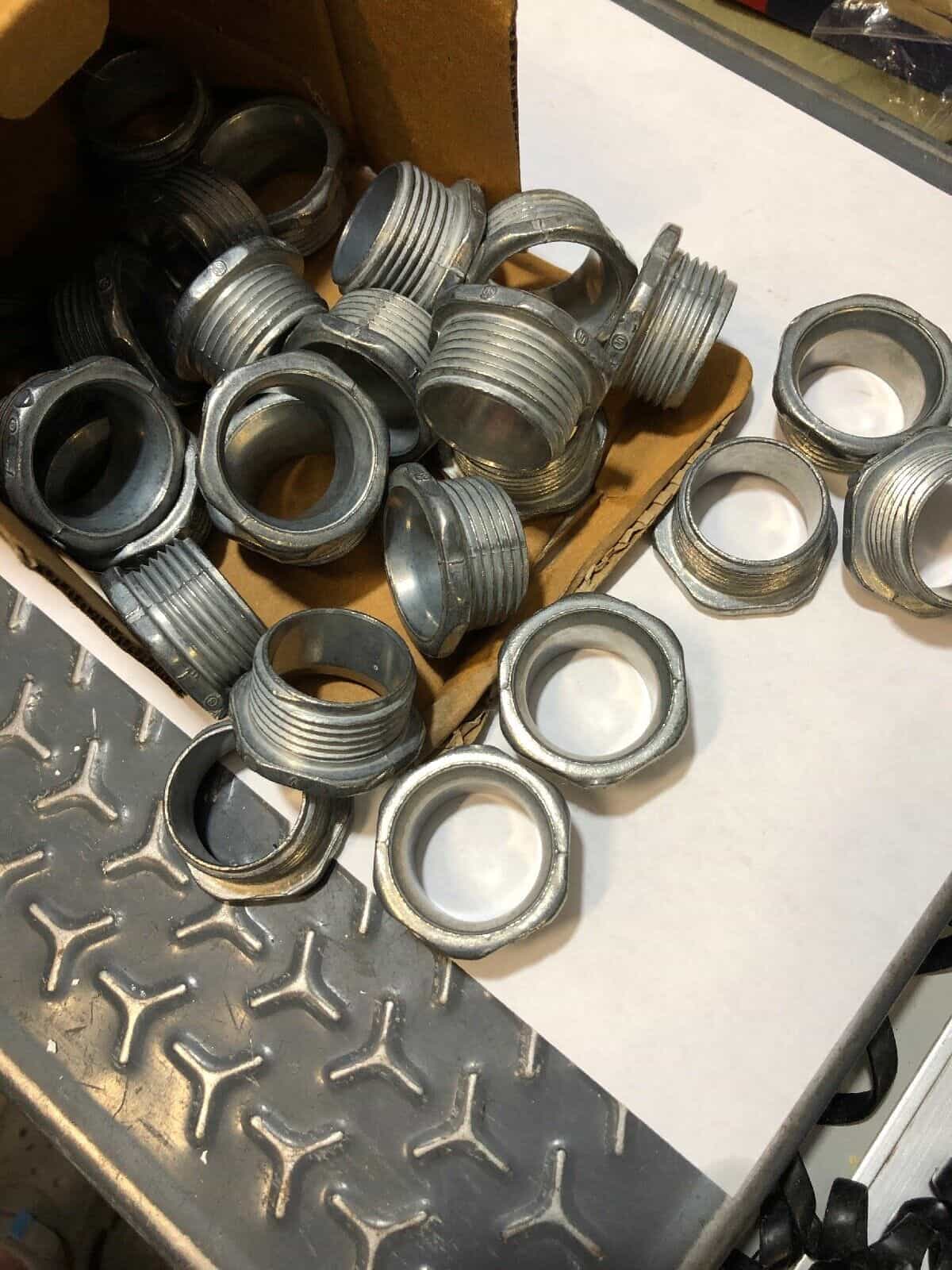 box-of-25-thomas-betts-ha-203-rigid-conduit-nipple-1-zinc-die-cast