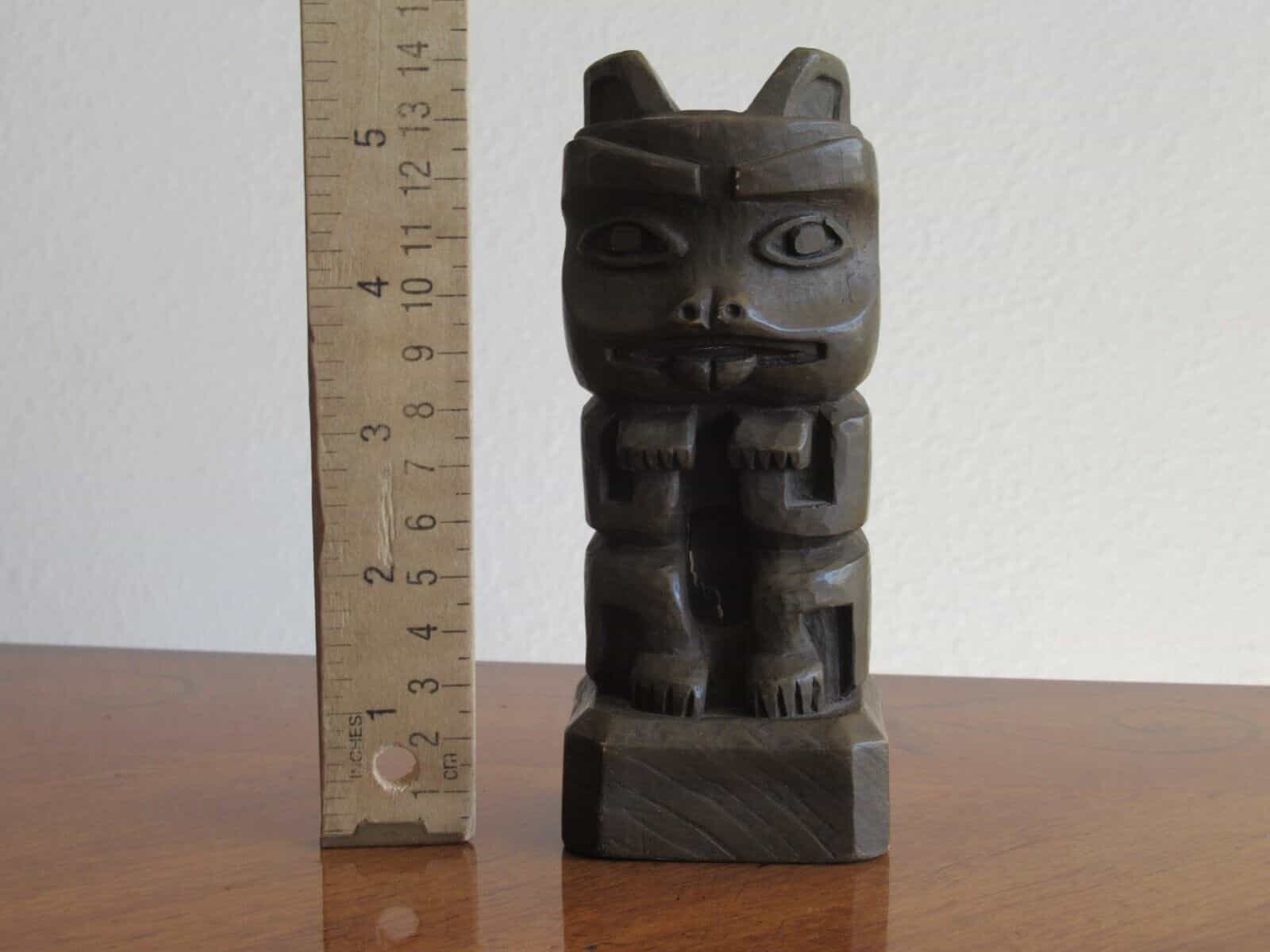 THORN TOTEM HAIDA Art Queen Charlotte Island BC Canada Bear Mother Portal Pole