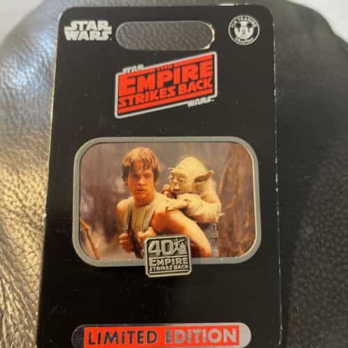 Disney Star Wars The Empire Strikes Back 40th Yoda and Luke Pin-Limited Edi