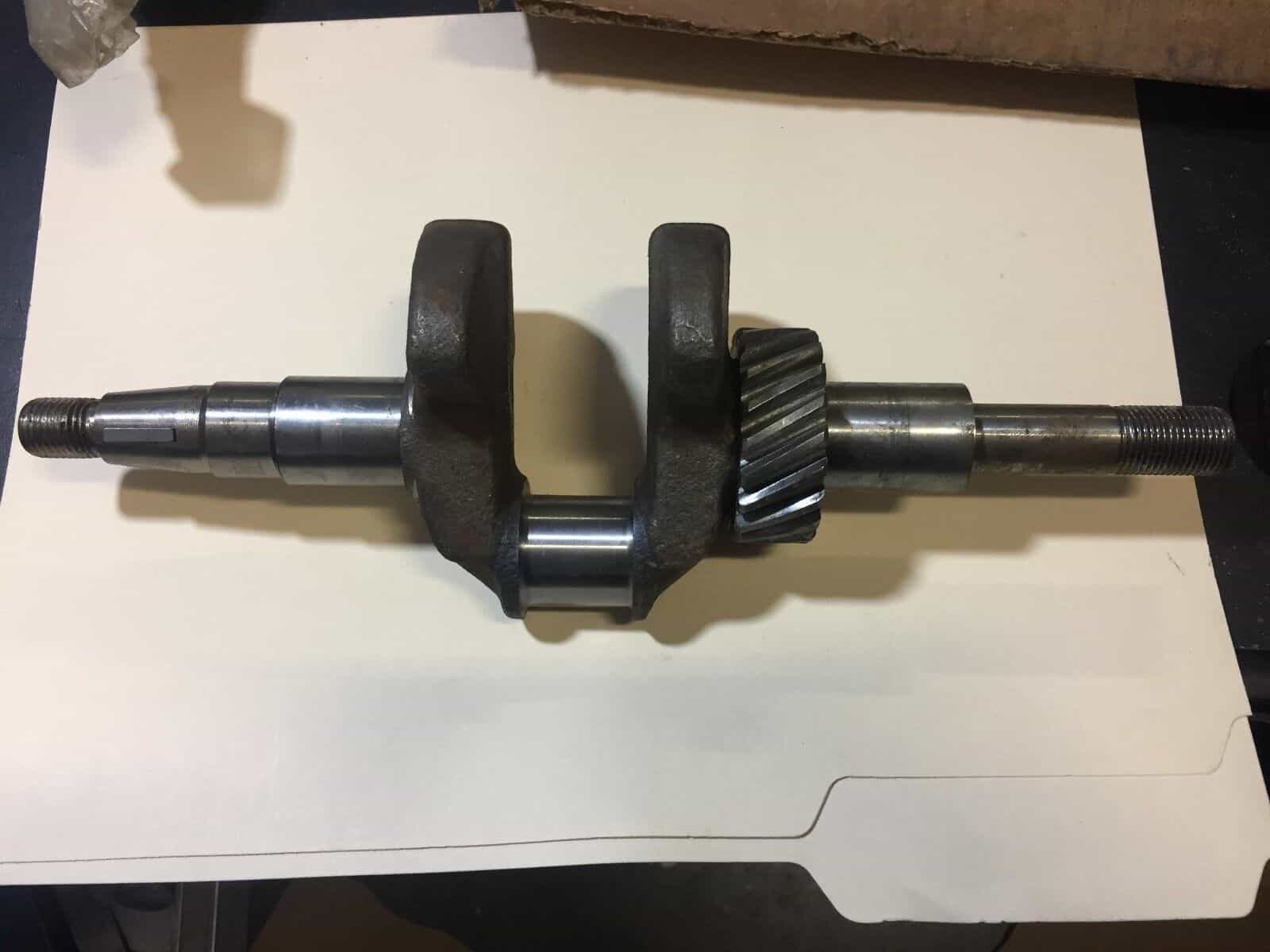 GENUINE ROBIN 2142050101 CRANKSHAFT NEW OLD STOCK Discontinued Item
