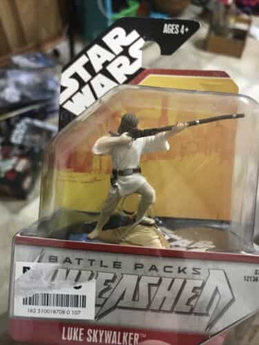 Hasbro Star Wars Battle Packs Unleashed Luke Skywalker figure, New!