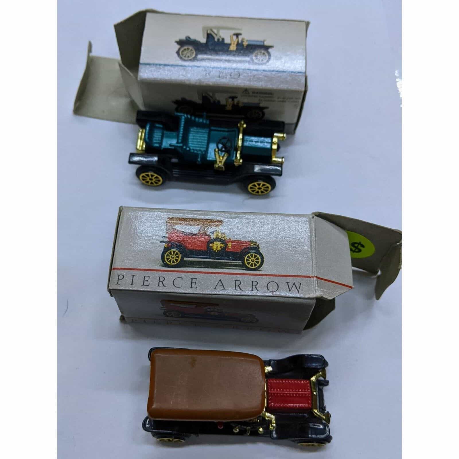 Vintage Reader’s Digest Classic Die Cast Toy Cars Set of 2