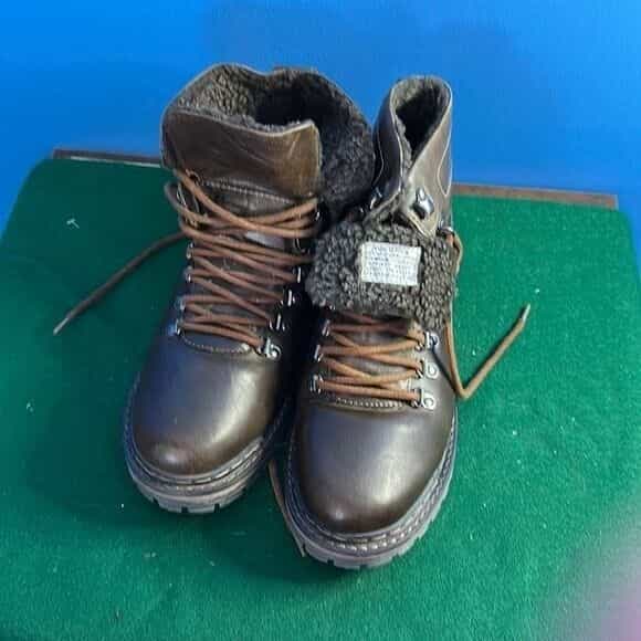 Unionbay Brown Faux Fur Lined Lace Up Hiking Boots Size 10