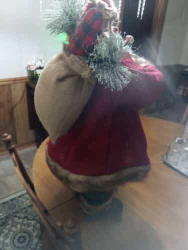 26-woodland-santa-with-lantern-christmas