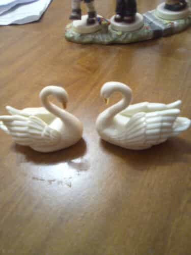 Pair Of Lenox Ivory Color N Gold Swans