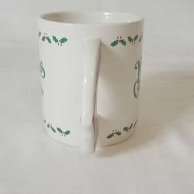 merry-christmas-wreath-handle-8-oz-mug