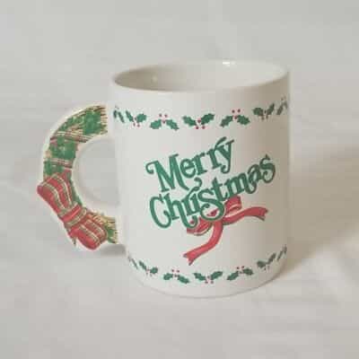 merry-christmas-wreath-handle-8-oz-mug