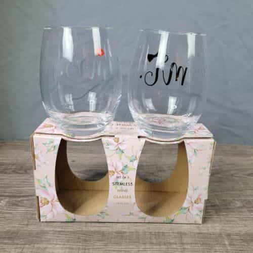 tri-coastal-designs-2019-mr-and-mrs-stemless-wine-glass-set