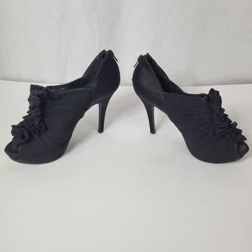 jacqueline-ferrar-black-ruffle-zipper-back-stiletto-heels-size-7-5m