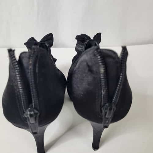 jacqueline-ferrar-black-ruffle-zipper-back-stiletto-heels-size-7-5m