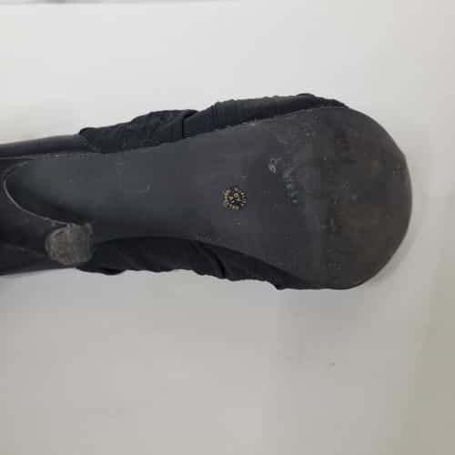 jacqueline-ferrar-black-ruffle-zipper-back-stiletto-heels-size-7-5m