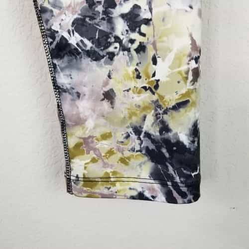 kos-usa-capri-leggings-with-simply-styled-gray-tank