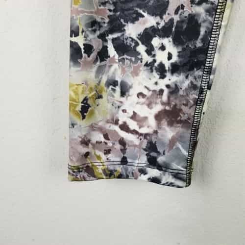 kos-usa-capri-leggings-with-simply-styled-gray-tank