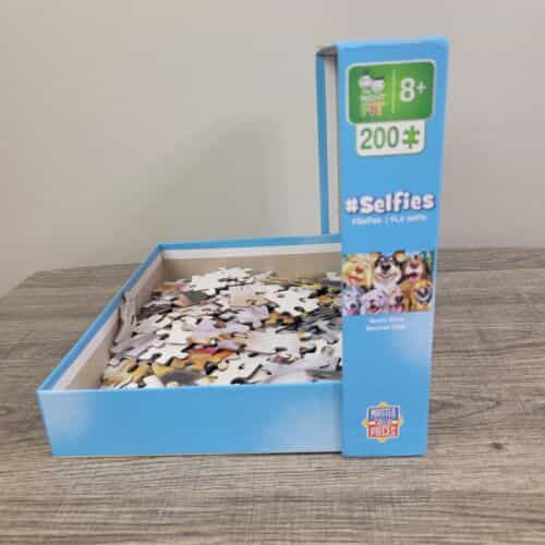 selfies-goofy-grins-2018-200-piece-jigsaw-puzzle