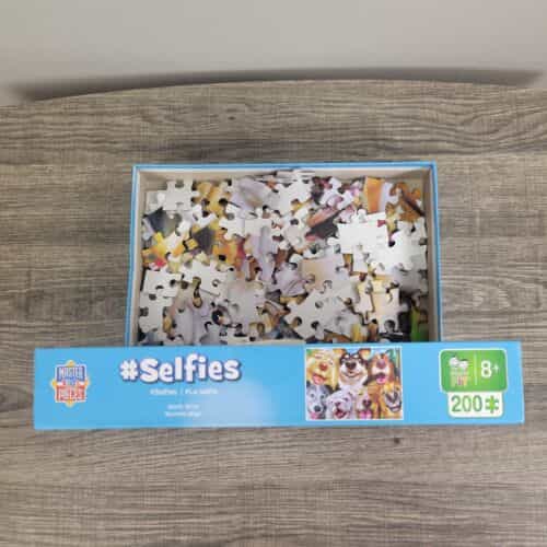 selfies-goofy-grins-2018-200-piece-jigsaw-puzzle
