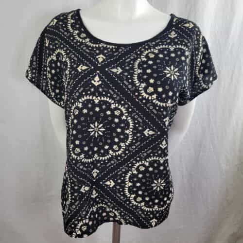 discreet Black Blouse With Geometric Design