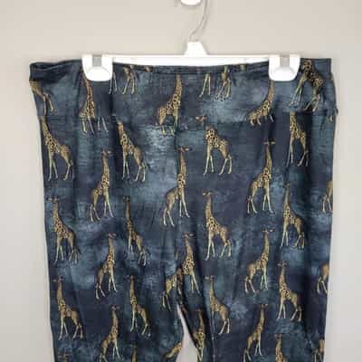 dren-designs-giraffe-print-polyester-spandex-ankle-leggings-curvy-plus-size