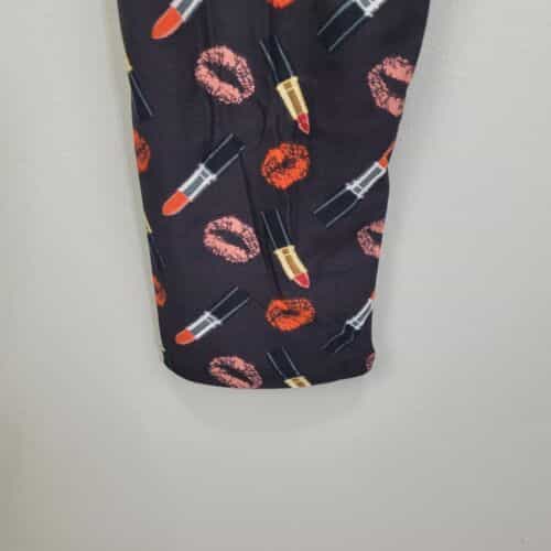 lips-and-lipsticks-prints-polyester-spandex-ankle-leggings-one-size-fits-all