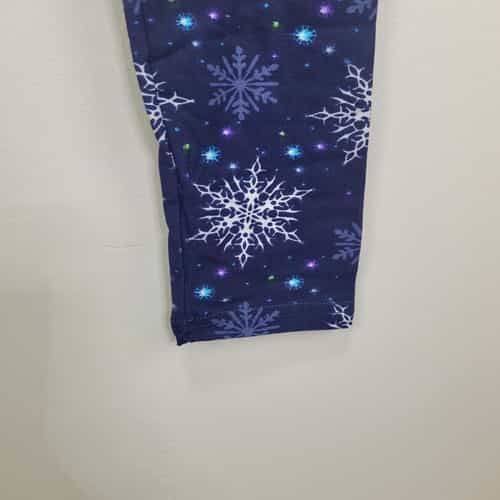 dren-designs-let-it-snow-leggings-plus-size-one-size-fits-all
