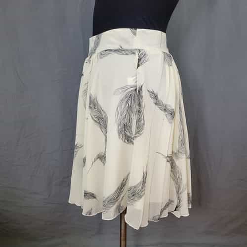 for-cynthia-creme-colored-lined-feather-print-half-zip-short-skirt-size-l