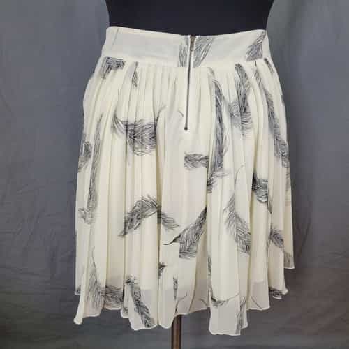for-cynthia-creme-colored-lined-feather-print-half-zip-short-skirt-size-l