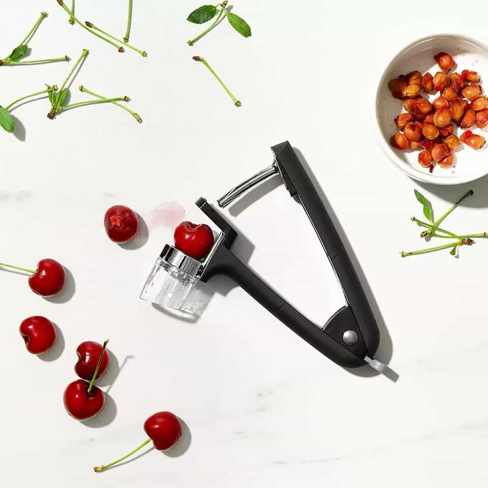 oxo-good-grips-cherry-and-olive-pitter-pit-remover-red-dishwasher-safe