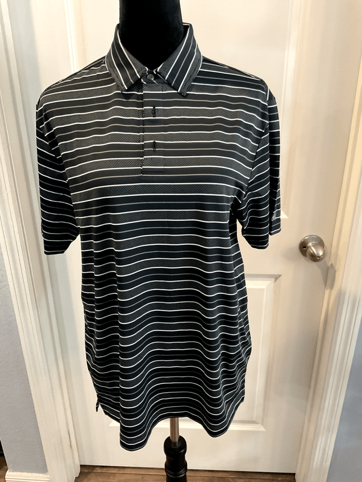 EUC  Arnold Palmer striped polo, Size M