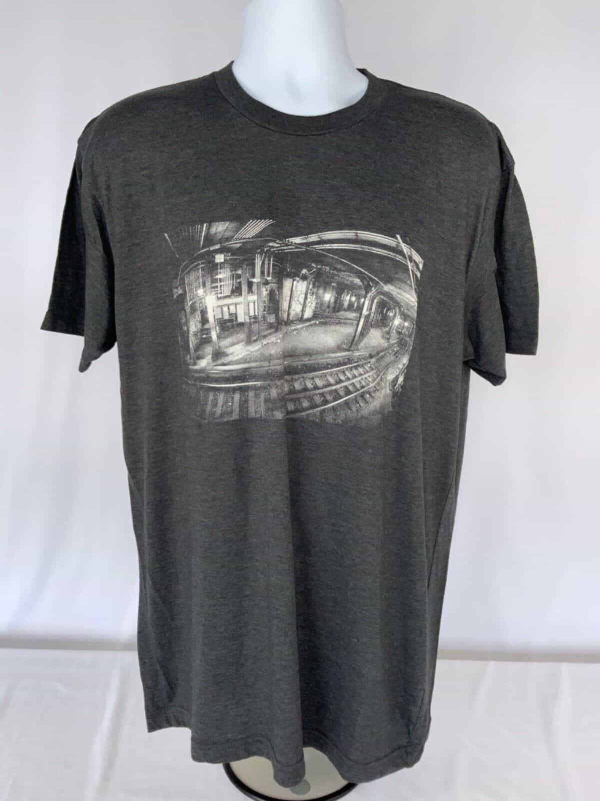 EUC The Camera Monster Subway Scene Grey Crew Neck Graphic T-Shirt, XL