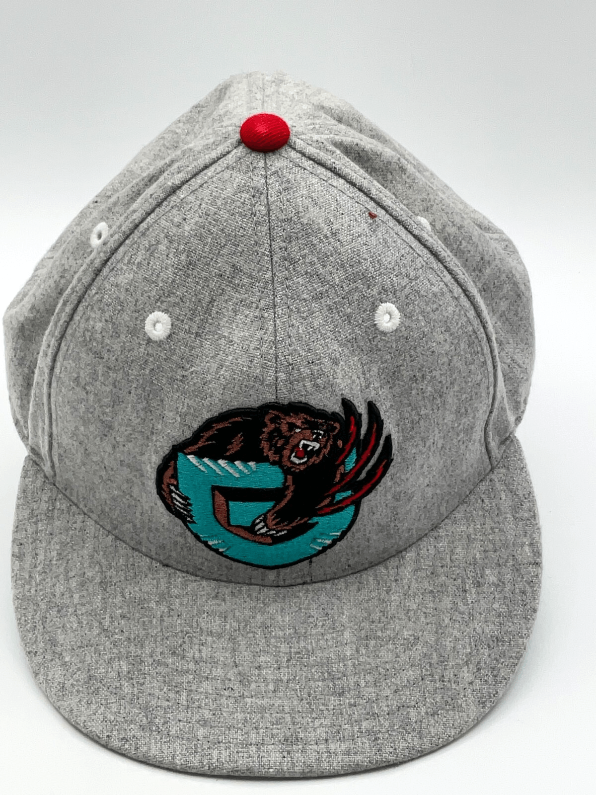 Mitchell & Ness NBA Vancouver Grizzlies HWC Light Gray Fitted Hat Size 7 1/2