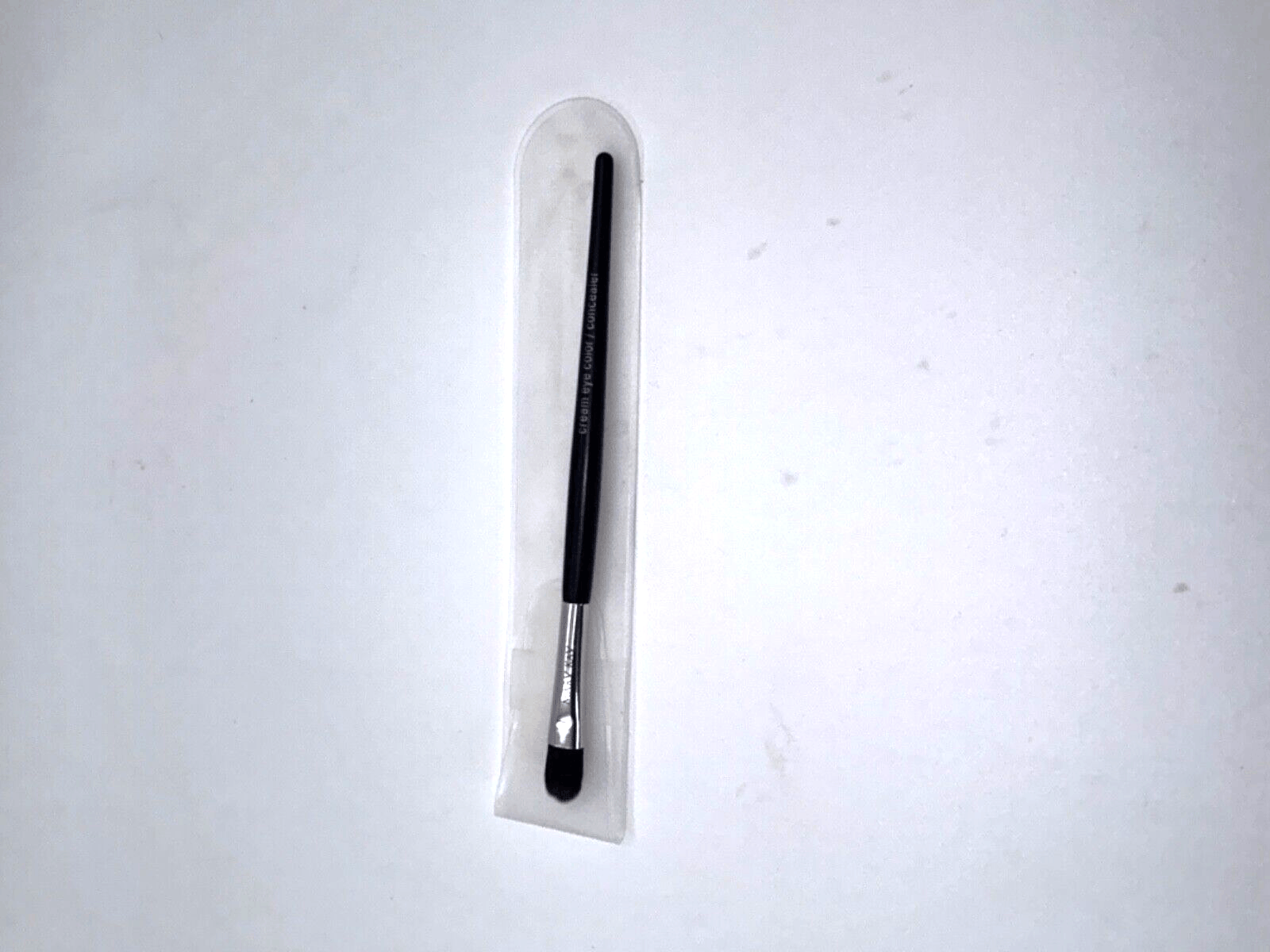 New Mary Kay Cream Eye Color/Concealer Brush with Pouch