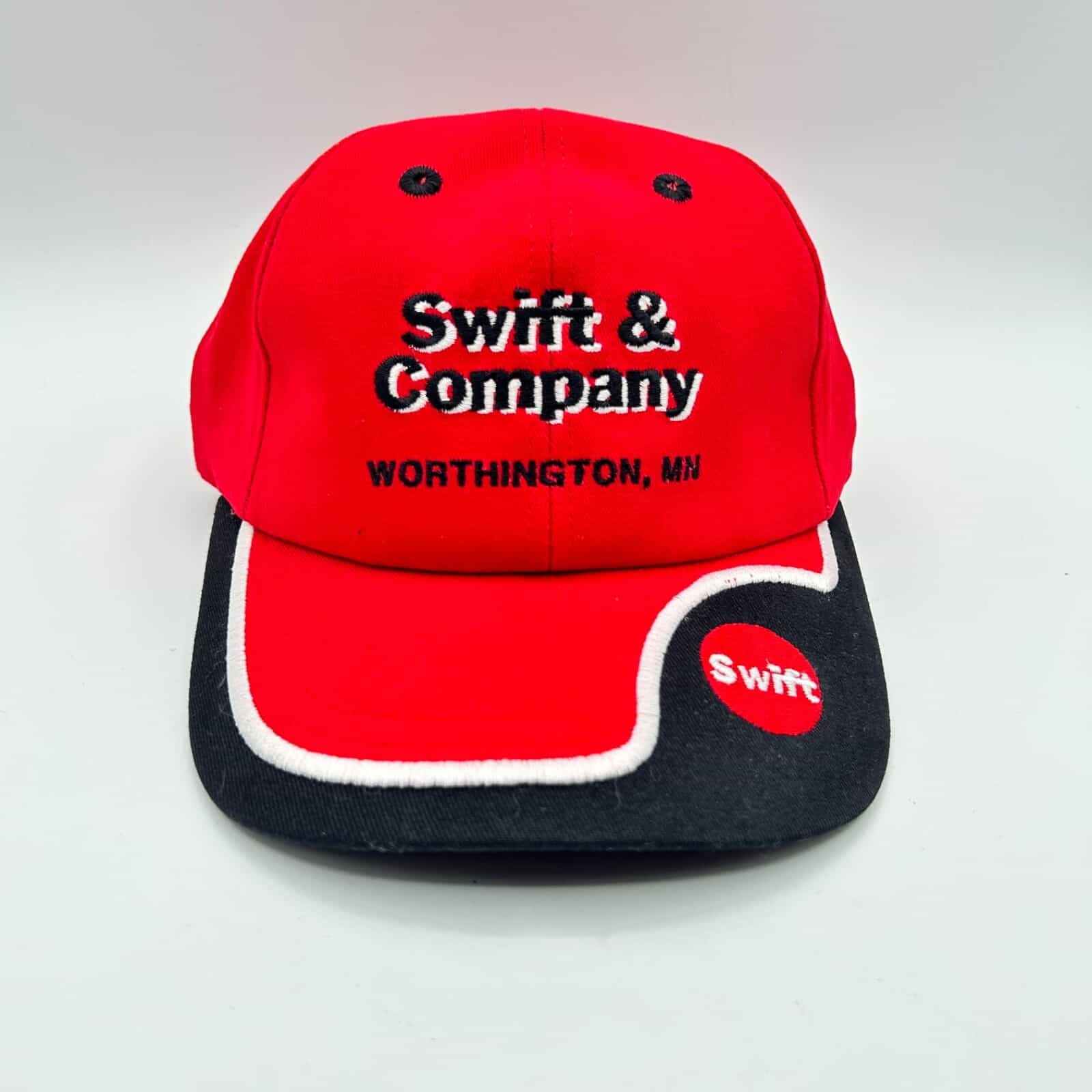 NWOT Rare Vintage Swift & Co Worthington, MN Red & Black Snapback Cap