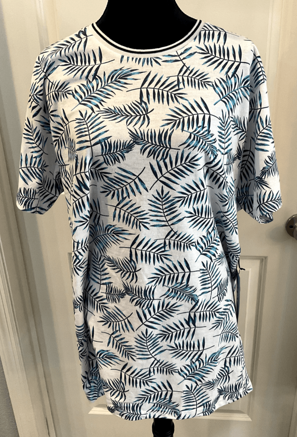 NWT $72 Straight Faded Tropical Theme T-shirt, Size 3XL
