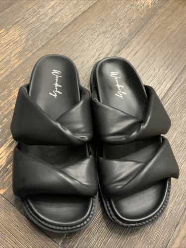 Wonderly Women's Shoes Sandals 6M Black New W/O BOX