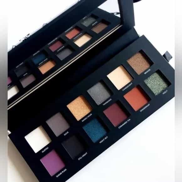 New, Authentic bareMinerals Good Tidings Gen Nude Eyeshadow Palette 12 X 1g
