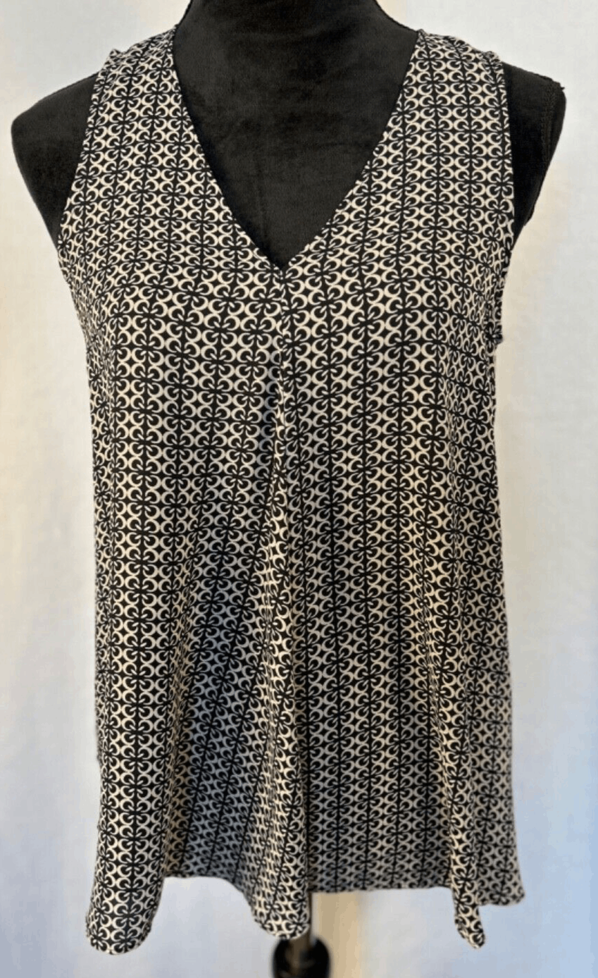 NWOT Vince Camuto Women's Black & White Sleeveless V-Neck Top, XS