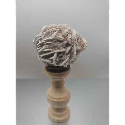 Desert Rose Crystal Stone W/stand 71grams
