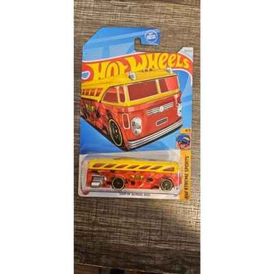 Hot Wheels HW Extreme Sports Surfin' School Bus -- ITEM #3252