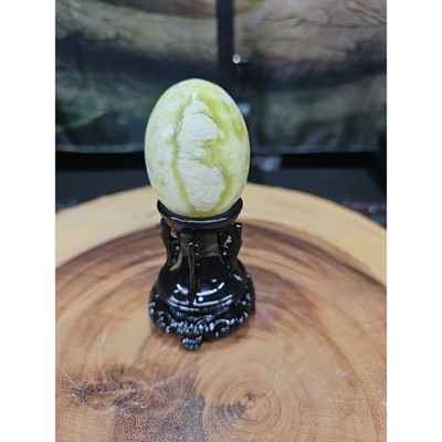 natural-polished-lantian-jade-quartz-crystal-egg-stone-specimen-healing-stand
