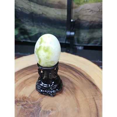 natural-polished-lantian-jade-quartz-crystal-egg-stone-specimen-healing-stand
