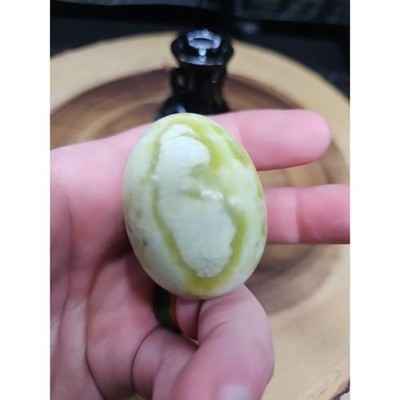 natural-polished-lantian-jade-quartz-crystal-egg-stone-specimen-healing-stand
